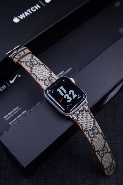 apple watch bracelet gucci|gucci automatic bracelet watch.